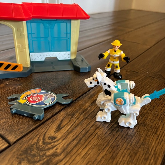 Playskool Heroes Transformers Rescue Bots Playset Add on - Picture 2 of 2